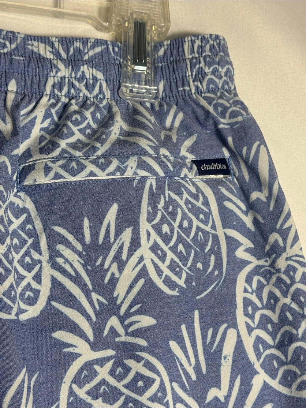 Chubbies Men's Blue Pineapple-Print Swim Trunks Size Small